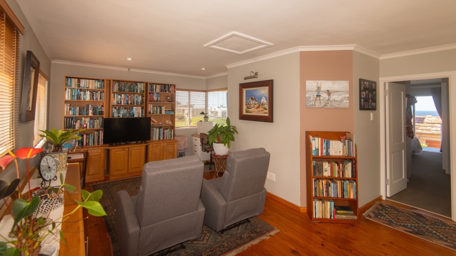 5 Bedroom Property for Sale in Hersham Western Cape